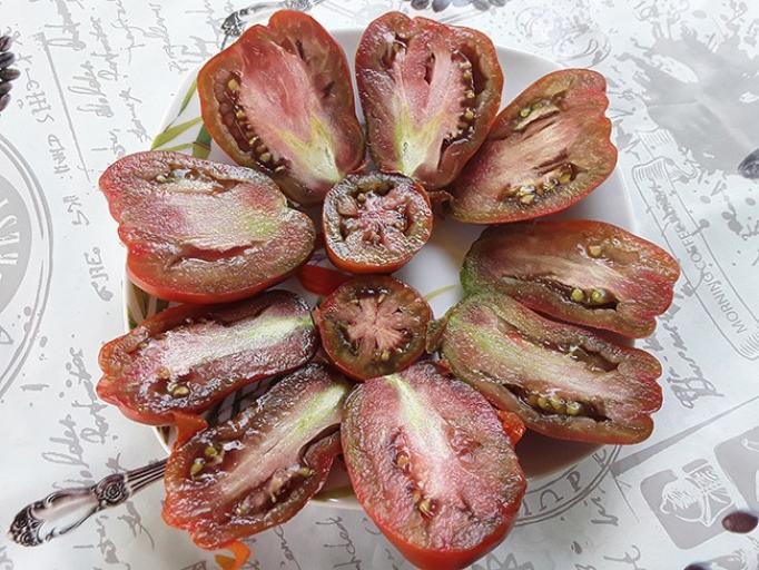 Томат Глубокий космос 3