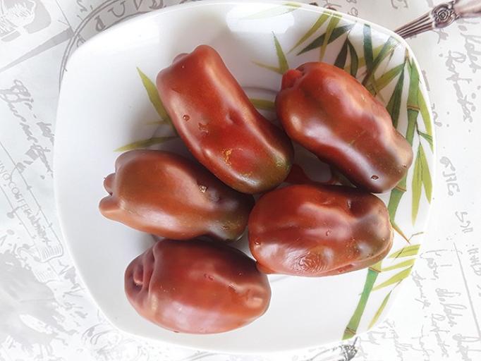 Томат Глубокий космос 4