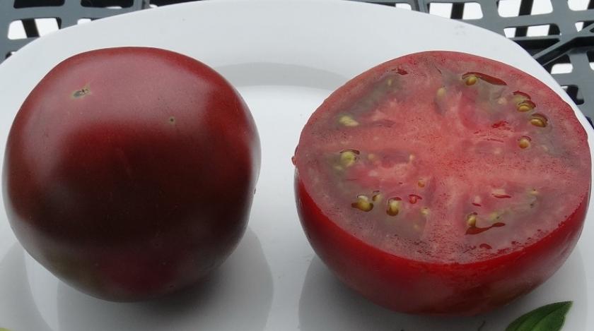 Томат Шоколадная глыба 4